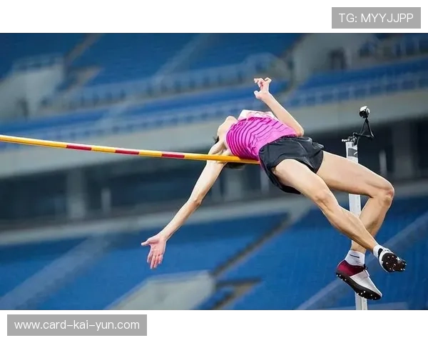 跳高比赛：选手三次冲击世界纪录