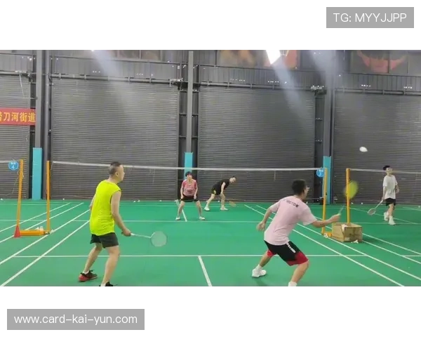 羽毛球双打配合眼神绝了：细节展现默契的秘密武器