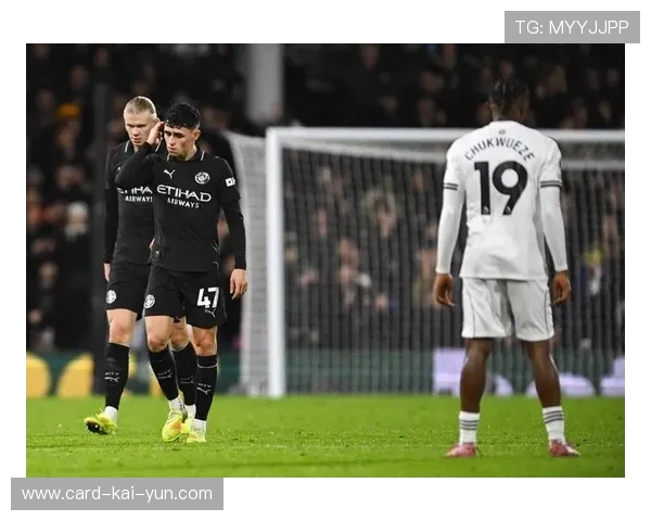 曼城福登训练里连续三次内切制造威胁